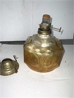 VINTAGE AMBER OIL LAMP