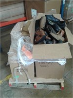 2 Pallets - AS IS - Display Shoes, Cooking Pots et