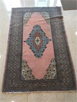 4' x 6.5' PERSIAN STYLE RUG