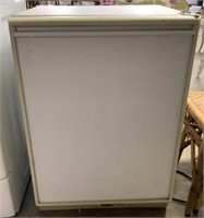 Uline Refrigerator 24 X 23 X 34