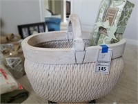 Drawer liner in basket