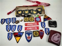 Military badges and pins, vintage coin purse and