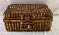 19 x 12 x 8 picnic basket with extras