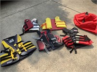 5 lifejackets and travel bag