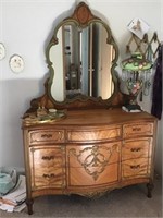 Dresser With Mirror, Serpentine Front 22x50x77,