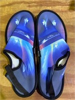 WATER SHOES SIZE 13 WOMAN