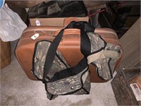 HUNTING GEAR AND SUITCASE