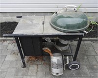 Lot #1999 - Weber BBQ grill with stand and