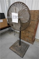 1 Floor Fan