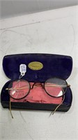 Vintage Wire Glasses & Reno Case