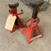 2 Safety stands