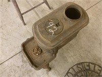 Topp cast iron 3 leg wood stove (small)
