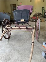 Horse drawn buggy w/wood wheels