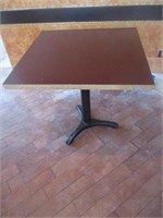 Table bistro 32'' x 32'' x 29''