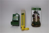 JOHN DEERE MATCH HOLDER AND TWO THERMOMETERS 7"