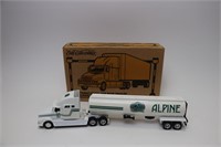 ALPINE INTERNATIONAL CAB WITH TRAILER 1/64