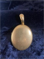 18k Gold Victorian Locket Pendant w2 glass inserts