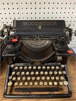 WOODSTOCK Typewriter Vintage