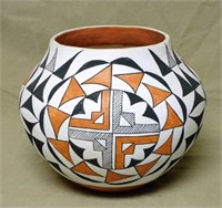 Native American Acoma Pueblo Pottery Olla.