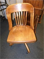 VINTAGE SOLID WOOD COURTHOUSE STYLE DESK CHAIR