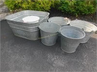 galvanize tub & 3 buckets; granite chamber bucket