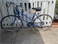 Ladies Blue Schwinn Traveler Bicycle