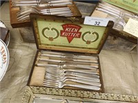 ANTIQUE KEEN CUTTER BOXED FLATWARE SET