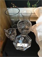 ASSORTED GLASS AND CRYSTAL DISHES