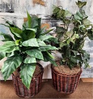 85 - LOT OF 2 ARTIFICIAL PLANTS IN BASKETS