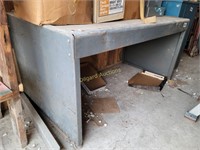 Metal and wood desk/work bench (no contents)