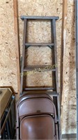 5’ ladder, two folding chairs