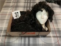 Box of Wigs & Stand (BR2)