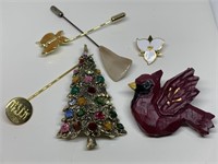 LOT OF BROOCHES / PIN
