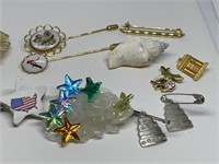 LOT OF BROOCHES / PINS