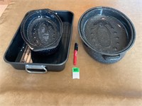 3 packing pans like new