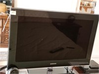 651- Samsung 32" TV With DVD Player And Stand