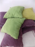 Dercotive pillows