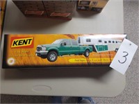 Kent 1:34 Scale Ford Super Duty F-250 w/ Horse