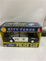City Force Ford Police Car 1:18 Die Cast
