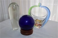 3 PIECES OF ART GLASS - SIGNED