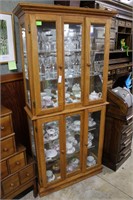 Solid Oak 4 door, 4 glass shelves, lighted