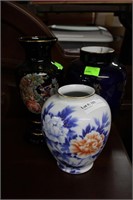 3 Ornate vases