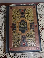 Medieval style illustrated KJV Bible  mint cond..