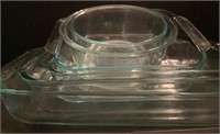 6 Pyrex Dishes