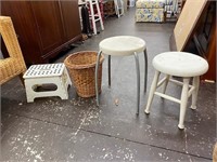 Wicker trash can, stools