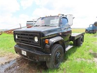 1980 GMC 6000 single axle flatbed truck with 2
