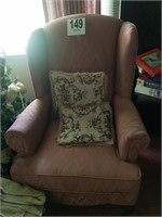 Wing Chair with Pillows (LR)