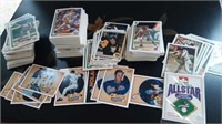 Assorted baseball and hockey cards
