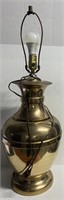 VINTAGE LARGE BRASS TONE TABLE LAMP