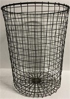 WIRE TRASH CAN